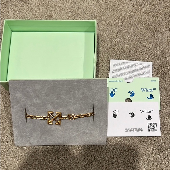 Off White Gold Chain Bracelet